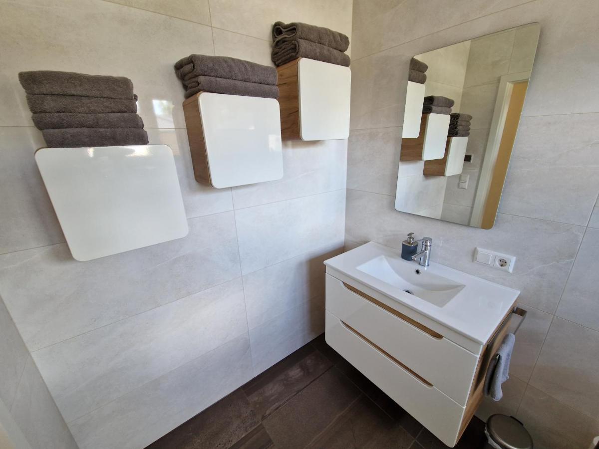 Erdgeschossferienwohnung mit Küche&Netflix Westoverledingen Exterior foto